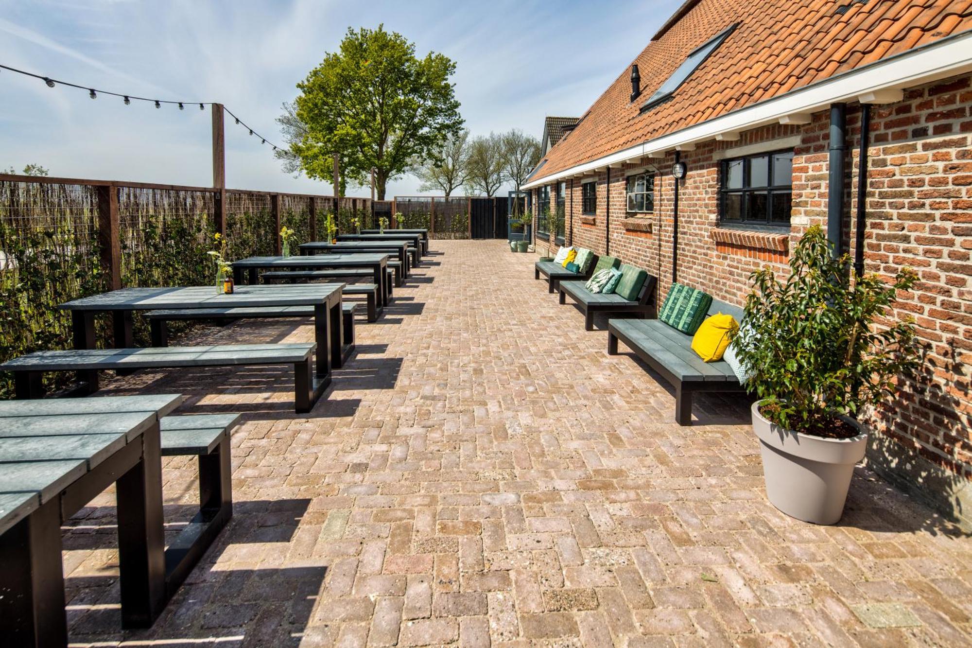 Groepsaccommodatie Fries En Fruitig Nijhuizum Exteriör bild